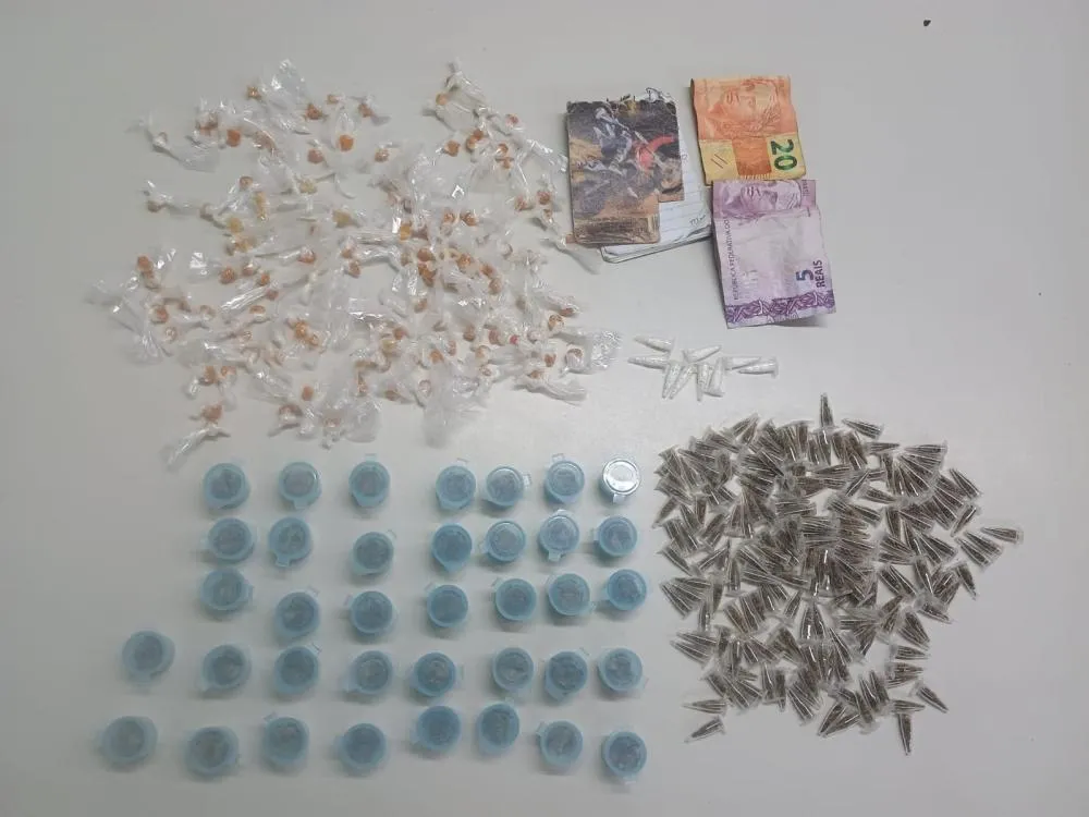 PM apreende drogas no CIA/Aeroporto 