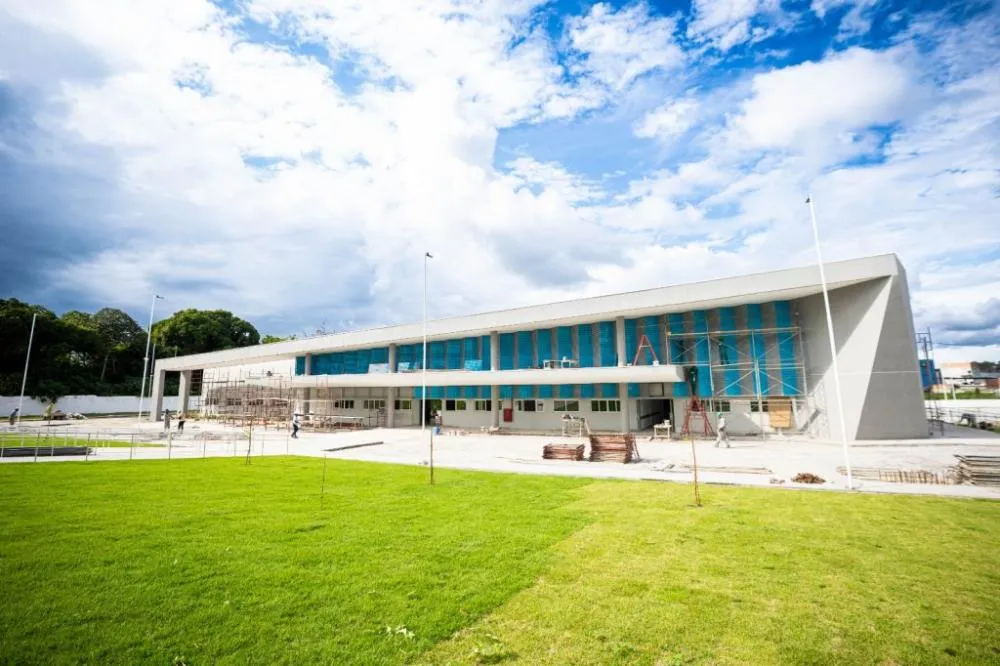 Obra da nova Policlínica Regional de Camaçari entra na reta final e está mais de 90% concluída