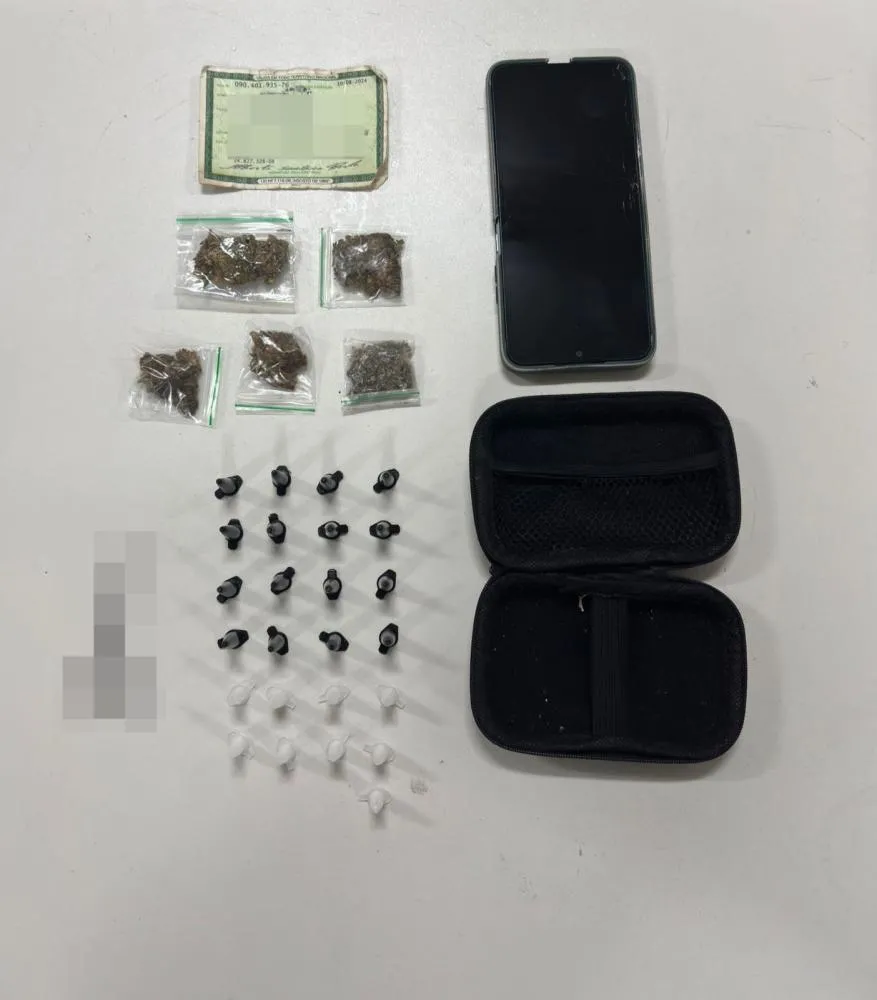 Suspeito é detido com drogas durante ação da PM em Dias D’Ávila