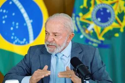 Fies será incluído em medidas para reduzir endividamento das famílias, afirma Lula