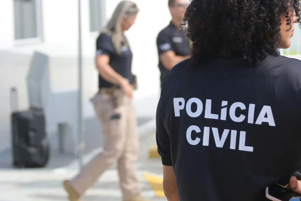 Investigado por ameaça e descumprimento de medida protetiva é preso em flagrante em Salvador